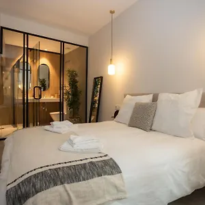 https://diana-suites-23.hotelsinnerja.org